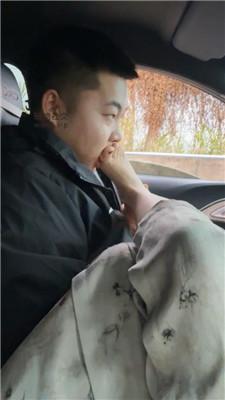 草莓奶昔车内调-臭脚丫狂舔 JS250205-36