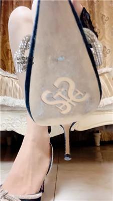 茹雪爬进来磕头 250130-20