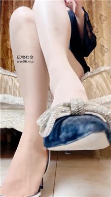 茹雪爬进来磕头 250130-20