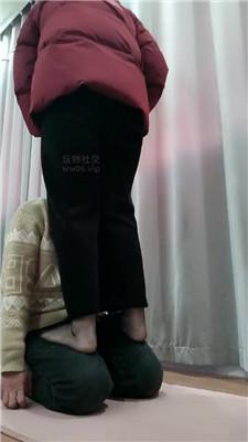 拽拽运动鞋黑丝美腿蹂躏踩 JS250129-2