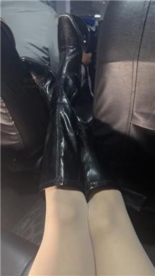 不知名地下车库-长靴S虐司机奴 bf49733