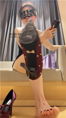 红颜裸足乳母 250127-21