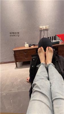 素人挖掘机素人S-腿绞窒息/踩踏/抽耳光 JS250214-43