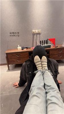 素人挖掘机素人S-腿绞窒息/踩踏/抽耳光 JS250214-43