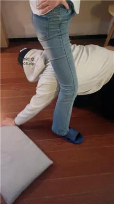 困困素人S首调-踩踏臭脚丫玩虐 bf50295