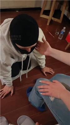 困困素人S首调-踩踏臭脚丫玩虐 bf50295