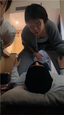 困困素人S首调-踩踏臭脚丫玩虐 bf50295