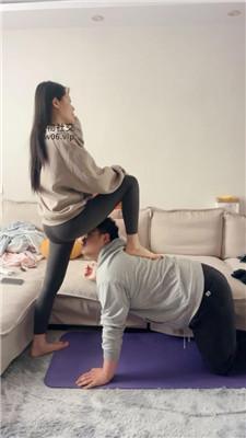 埋汰瑜伽女神美腿玉足踩虐 bf50294