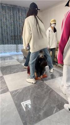 深情姐妹们玩狗的一天 bf50249