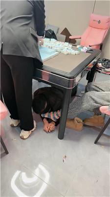 乔伊麻将桌底下卑微贱奴三视角版 JS250213-17