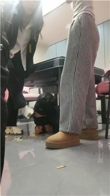 乔伊麻将桌底下卑微贱奴三视角版 JS250213-17