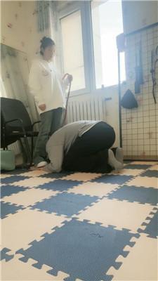 海绵大大小白鞋白棉袜蹂躏踩-玉足狂舔 JS250213-19