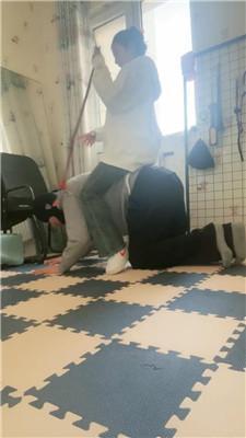 海绵大大小白鞋白棉袜蹂躏踩-玉足狂舔 JS250213-19