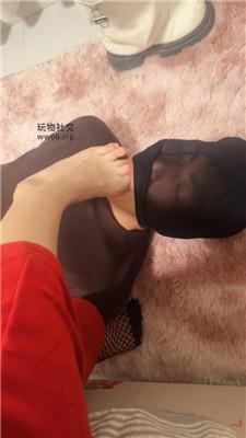 莹莹反绑贱奴强迫舔脚 JS250213-16