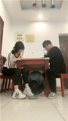 思迁情侣桌底视角-伺候情侣主 bf50271