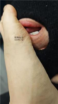 玉主子白袜酸臭脚狂舔 JS250214-12