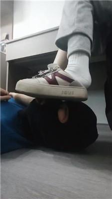 玉主子白袜酸臭脚狂舔 JS250214-12