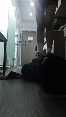 玉主子白袜酸臭脚狂舔 JS250214-12