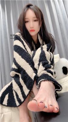 思诺裸足 250212-16