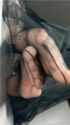 乔乔在这里早些给我买 250212-12