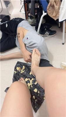 鹿允儿玉足踩踏喂食专场 bf50114