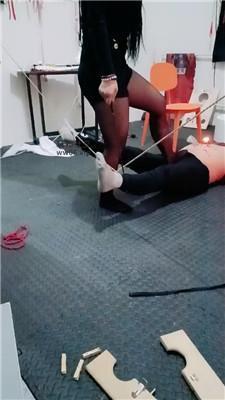 九创双主团捆绑强制滴蜡-黑丝高跟踩 JS250209-5