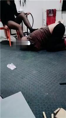 九创双主团黑丝蹂躏踩虐狗继父完整版 JS250209-6