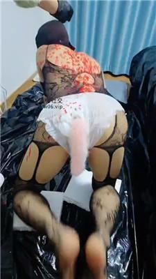 黑心小妈变装奴强制滴蜡完整版 JS250209-3