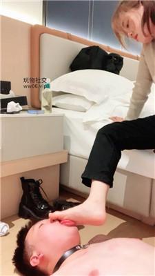 涵主狗链拴狗-舔脏鞋白袜-吃口水 bf49873