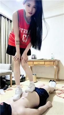 汀兰大大运动女神小白鞋白袜踢踹 bf50109