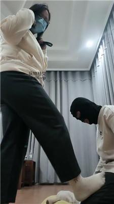 拽拽鞭打-脏白袜蹂躏踩虐 JS250209-1