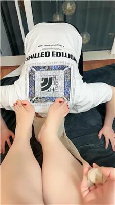 小怪兽玉足美腿物化脚垫奴中 JS250207-14