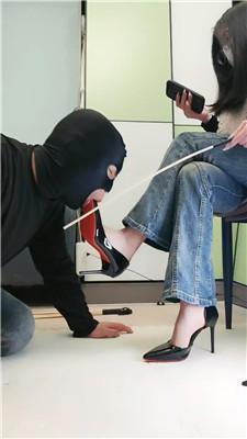 灵竹藤条狂抽威胁舔脚 JS250207-28