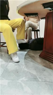 乔伊双S-餐桌底下踩奴隶双视角版 bf50035