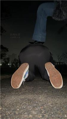 吕雉深夜户外处刑跟踪狂 bf50373