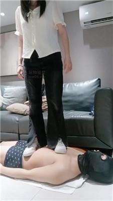 奇了怪了小白鞋白袜踩踏 bf50346