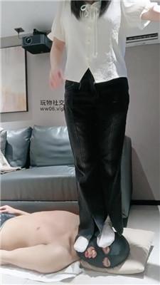 奇了怪了小白鞋白袜踩踏 bf50346