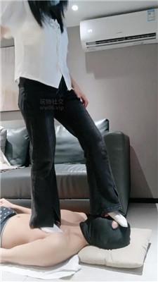 奇了怪了小白鞋白袜踩踏 bf50346