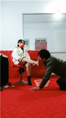 沐颜狗继父伺候我沐足双视角版 JS250216-12