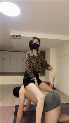 冰卿白领S羞辱脚下贱奴 bf50782