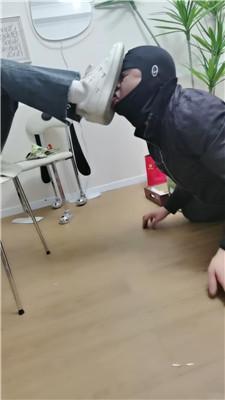 文文文文舔素人的小白鞋-踢踹踩 JS250227-7