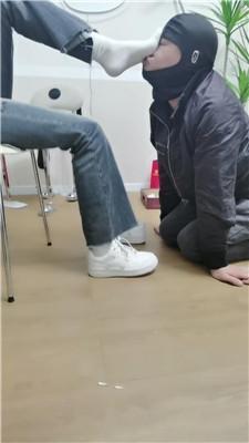 文文文文舔素人的小白鞋-踢踹踩 JS250227-7