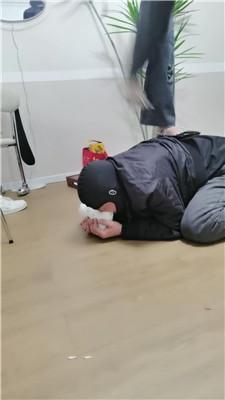 文文文文舔素人的小白鞋-踢踹踩 JS250227-7