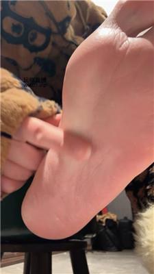 凹凸曼裸足纯享4连炸 250226-4