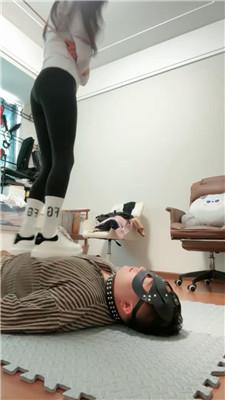 爱丽丝逛街捂一天的鞋袜虐狗 bf50809