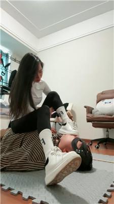 爱丽丝逛街捂一天的鞋袜虐狗 bf50809