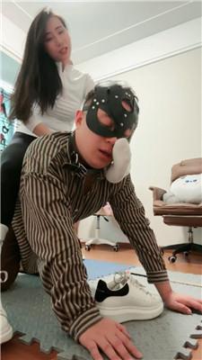 爱丽丝逛街捂一天的鞋袜虐狗 bf50809