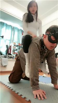 爱丽丝逛街捂一天的鞋袜虐狗 bf50809