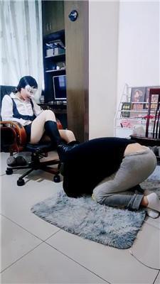 女王大人五花大绑白袜脚踩虐 JS250228-6