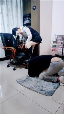 女王大人五花大绑白袜脚踩虐 JS250228-6